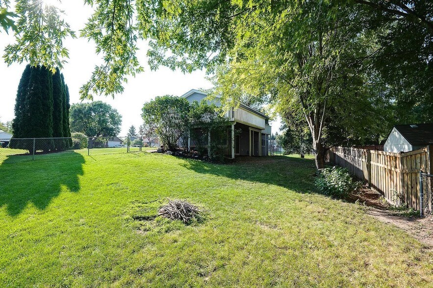 Building Photo - 13956 Brunswick Ave S