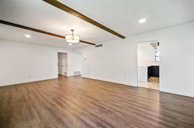 Building Photo - 2500 Laurel Ln