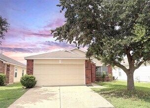 Building Photo - 24522 Lakecrest Village Dr