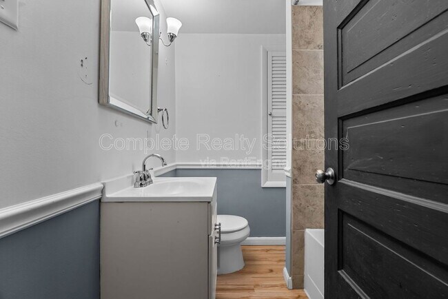 Building Photo - 409 Harrison Ave