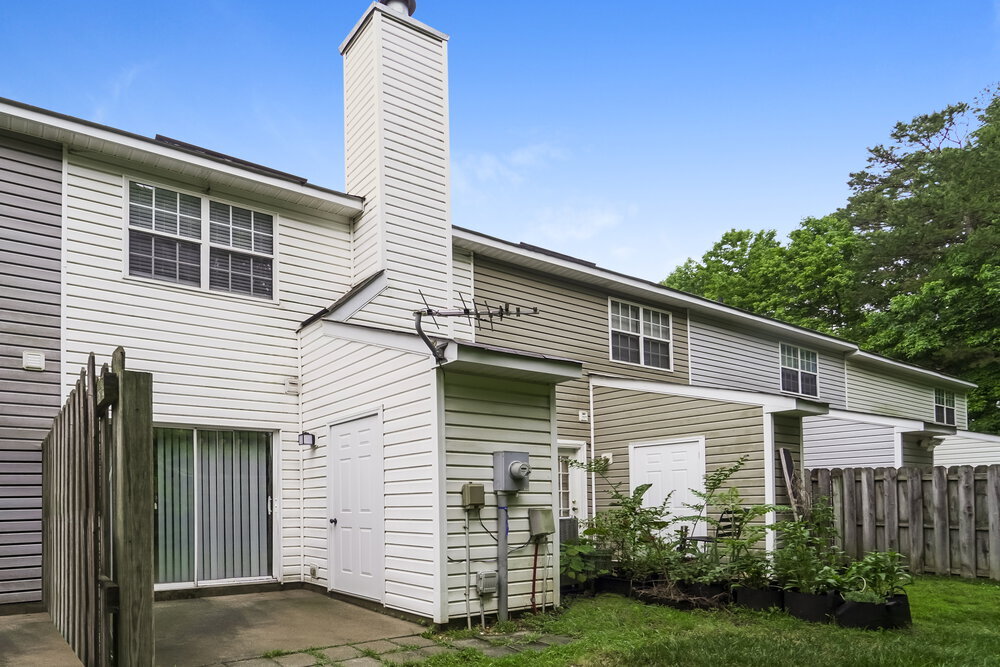 Building Photo - 3204 Summercroft Ln