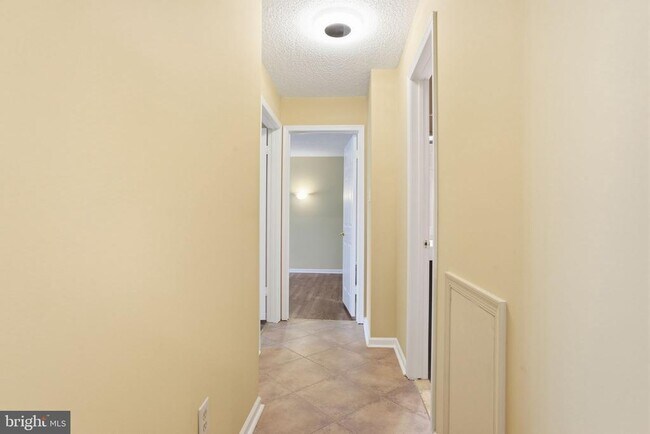 Building Photo - 4016 Barry Ct