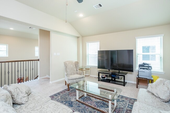 Building Photo - 7339 Chatham Green Dr