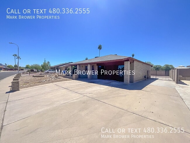 Building Photo - 4025 W Carol Ave