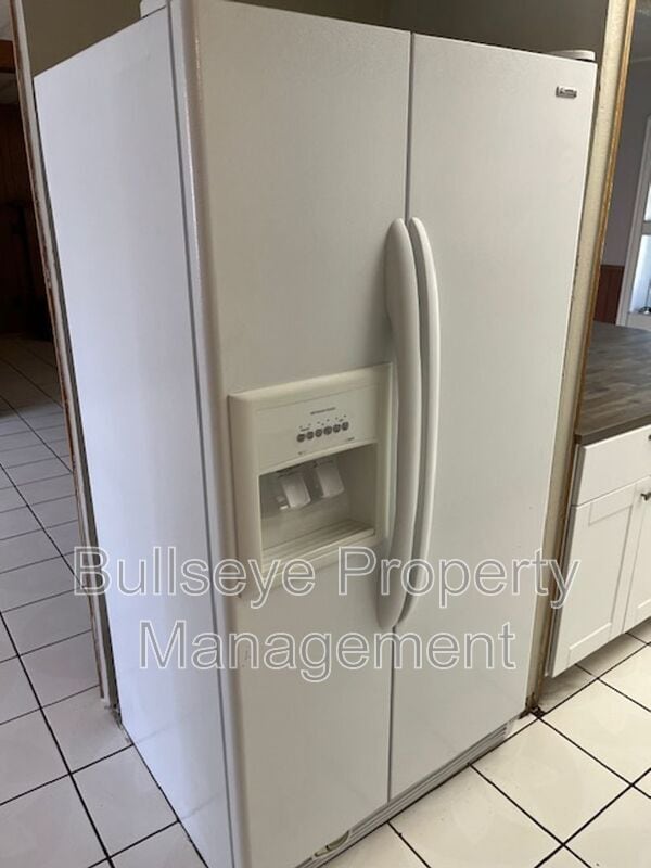 Building Photo - 6406 W Rose Ln