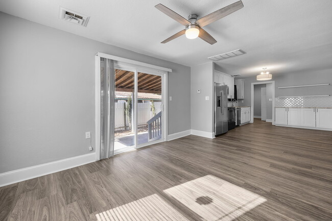 Building Photo - 4212 Bart St