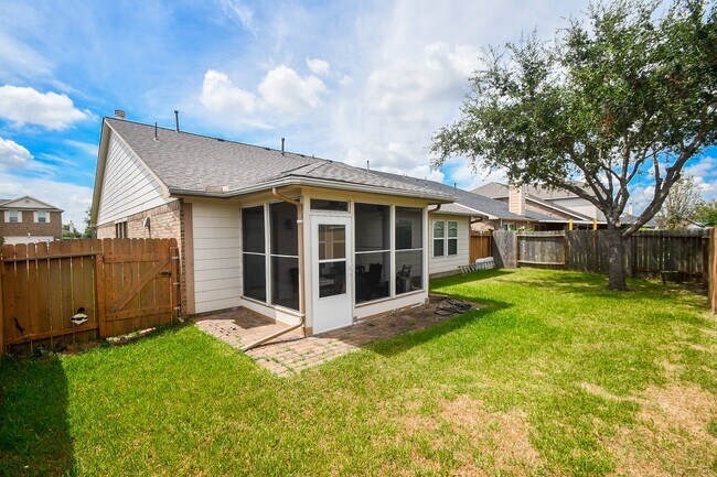 Building Photo - 18302 Mable Pond Ln