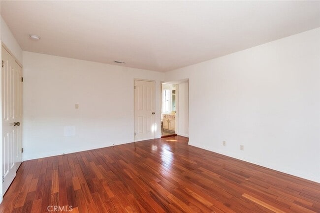 Building Photo - 514 N Isabel St