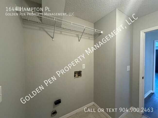 Building Photo - 1644 Hampton Pl