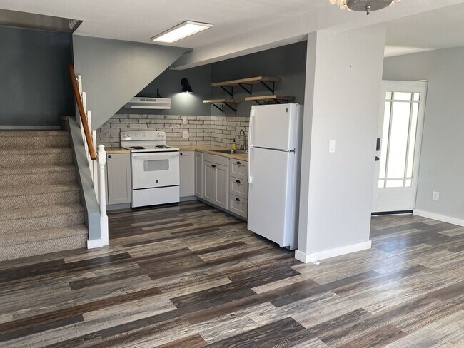 Building Photo - Charming 1-Bedroom Home – All Utilities Included!