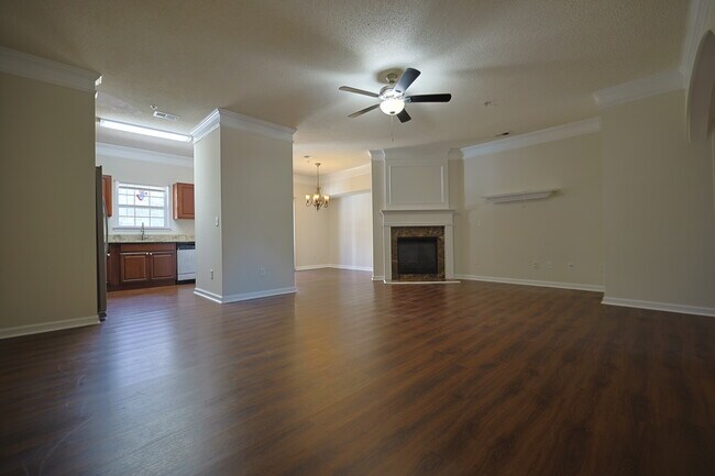 Great Room - 220 Azalea Cir