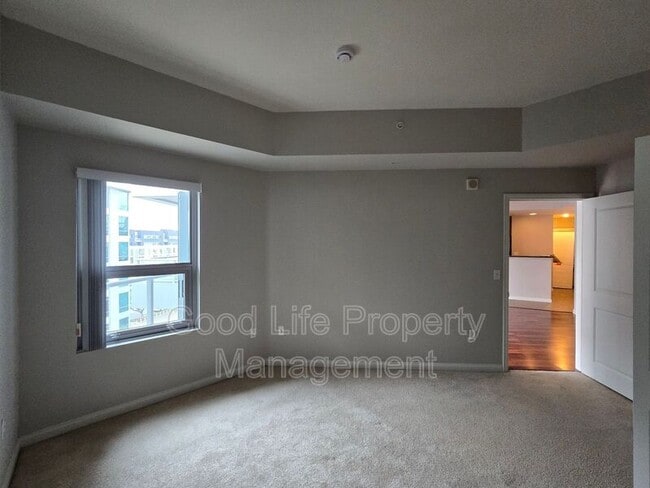 Building Photo - 253 Tenth Ave