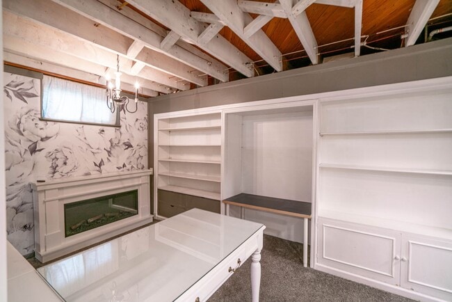 Building Photo - Charming 4 Bed, 2/5 Bath East Bench House