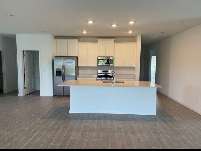 Building Photo - 6933 SW 89th Ln