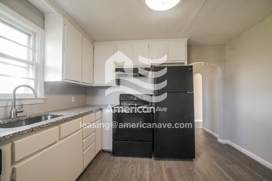 Building Photo - 20 Watson Dr