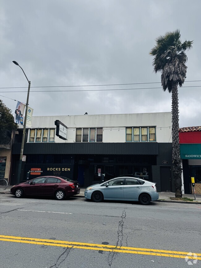 Building Photo - 4757 Mission St