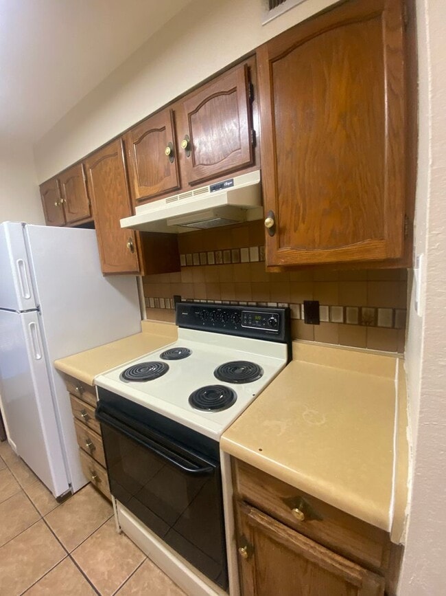 Building Photo - los-2940