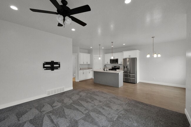 Building Photo - 16087 S Truss Dr