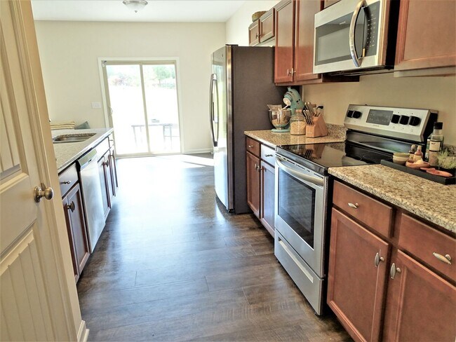Building Photo - Beautiful Home in Lexington Hill 4 Bedrooms 2.5 Baths