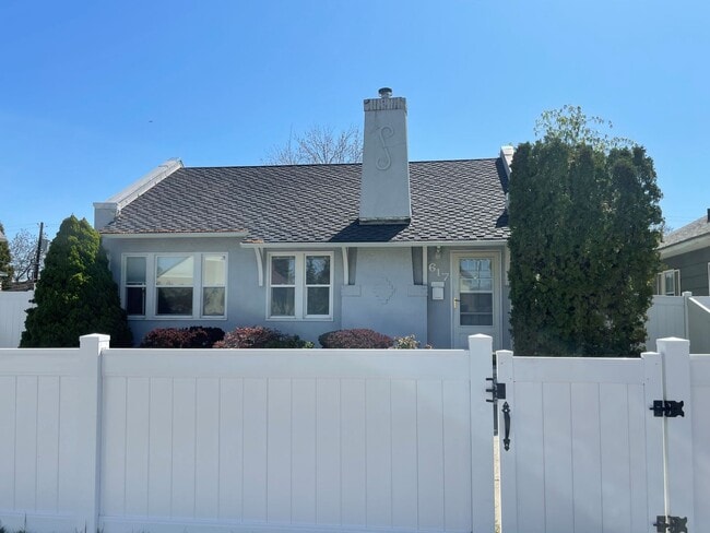 Building Photo - Now renting 2 bedroom House