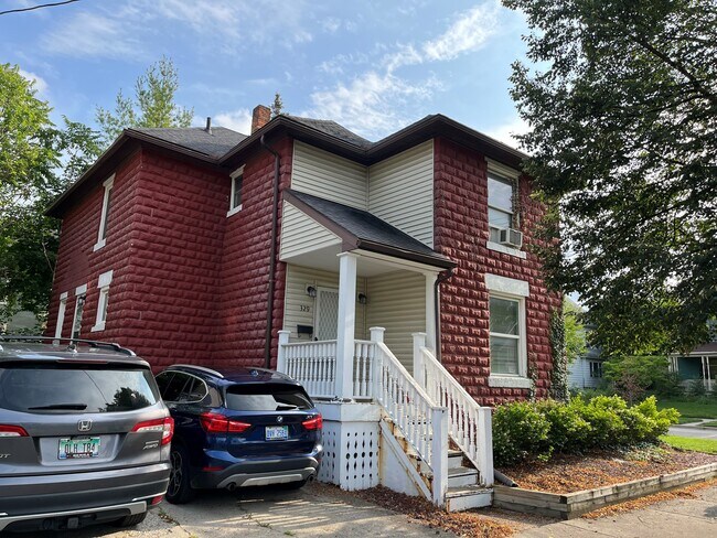 Primary Photo - 329 W Madison St