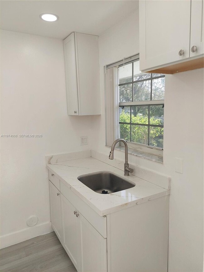 Building Photo - 2319 Johnson St