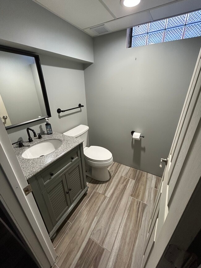 Building Photo - 6838 Moccasin St