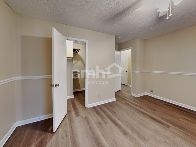Building Photo - 3664 Stonewall Dr NW