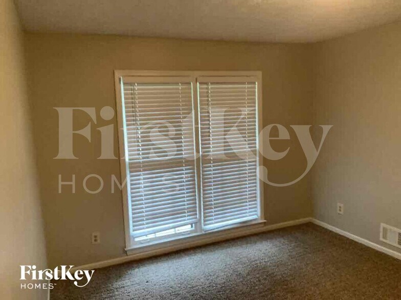 Building Photo - 5659 Fern Creek Dr SW