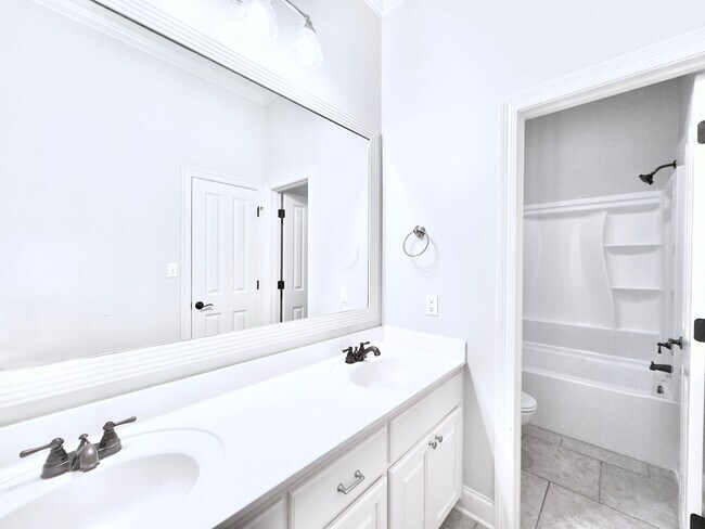 Building Photo - Luxury 4BR/3BA Home on Golf Course in Pelican Point – Resort-Style Living!