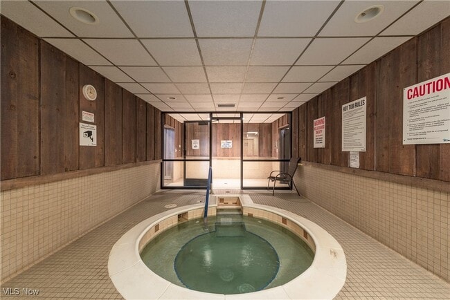 Building Photo - 12550 Lake Ave