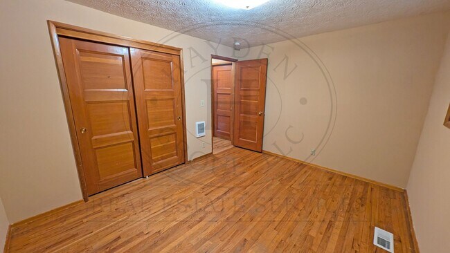 Building Photo - 15166 SE Topaz Ave