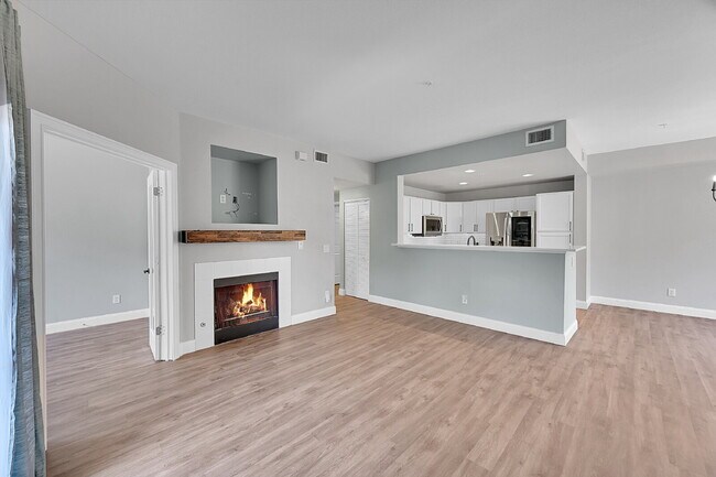 Building Photo - $1,995.00 - 2 Bedrooms, 2 Bathroom, Condo ...