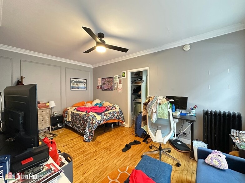 Building Photo - 5517 N Kenmore Ave