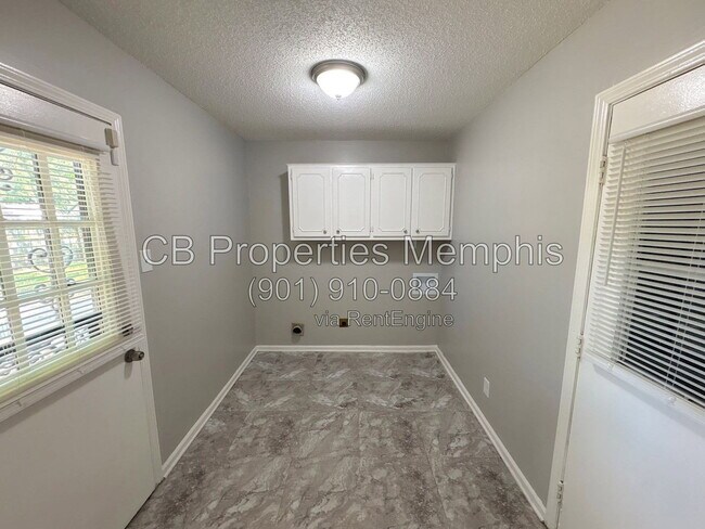 Building Photo - 4316 Springwind Rd
