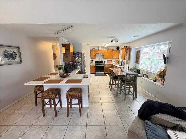 Building Photo - 4325 Spoonbill Dr