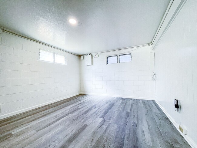 Building Photo - Mukai Ohana One