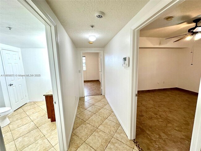 Building Photo - 231 SW 116th Ave