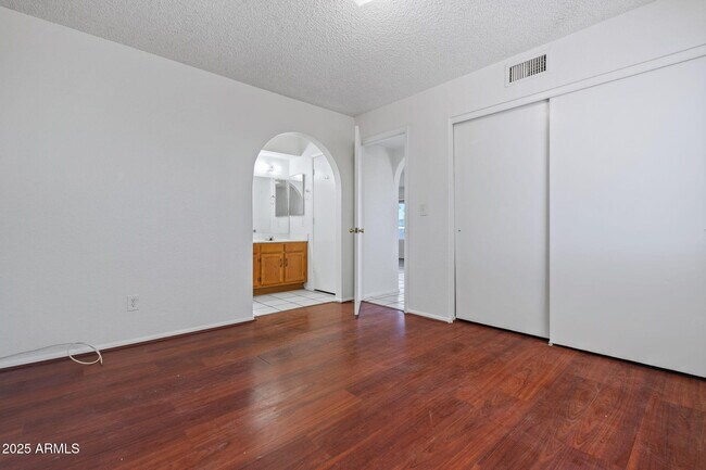 Building Photo - 9928 E Birchwood Ave