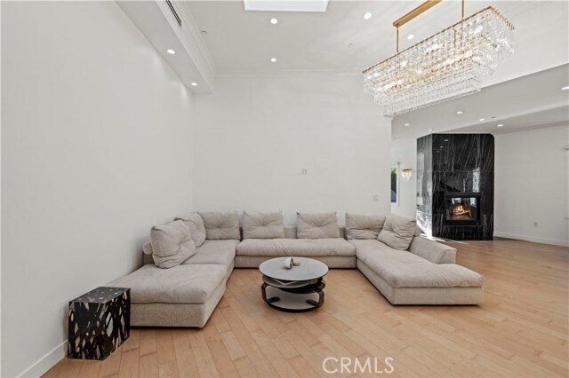 Building Photo - 4000 Bouquete St