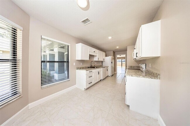 Building Photo - 308 Alba Ln