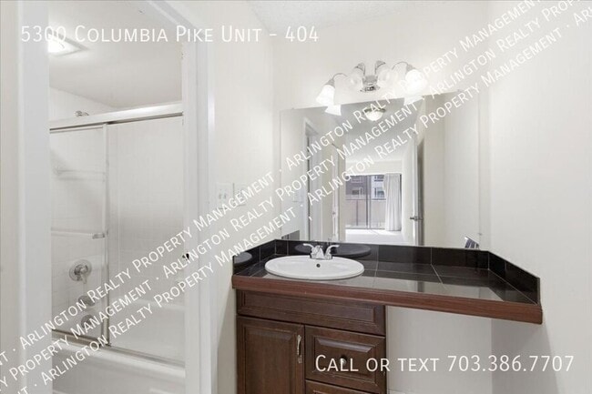 Building Photo - 5300 Columbia Pike