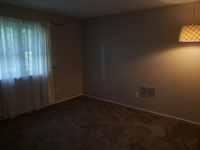 Building Photo - 24694 Creekside Dr