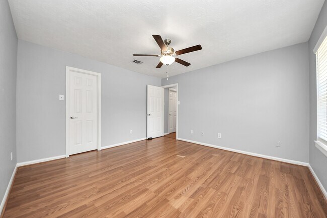 Building Photo - 16006 Autumn Falls Ln