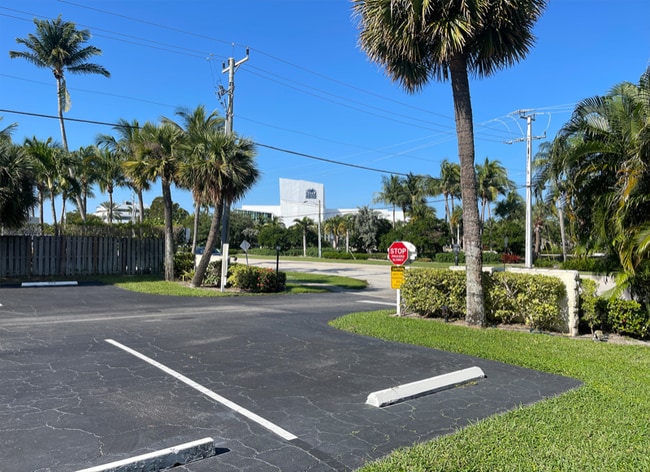 Building Photo - 1100 E Indiantown Rd
