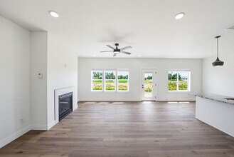 Building Photo - 475 River Bend Ln