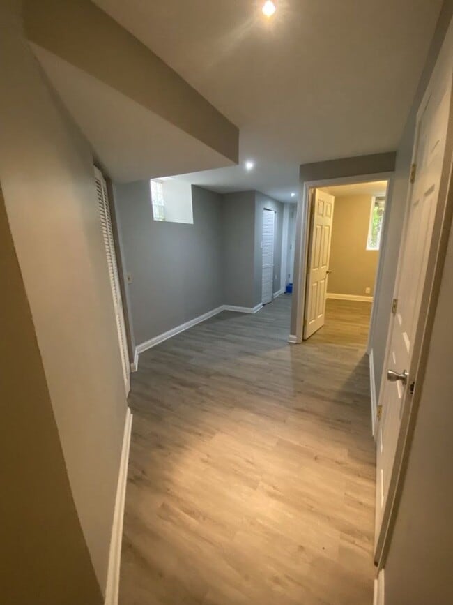 Building Photo - 6 Bed/2.5 Bath Mins. From UC $600/pp ($3,600/mo)!