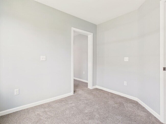 Building Photo - Beautiful Spacious Single Family in Blue Meadow Farms