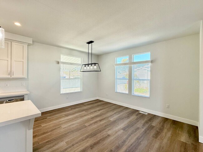 Building Photo - 11 Palm Via