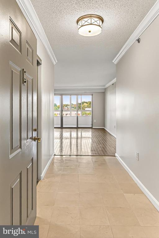 Building Photo - 2151 Jamieson Ave